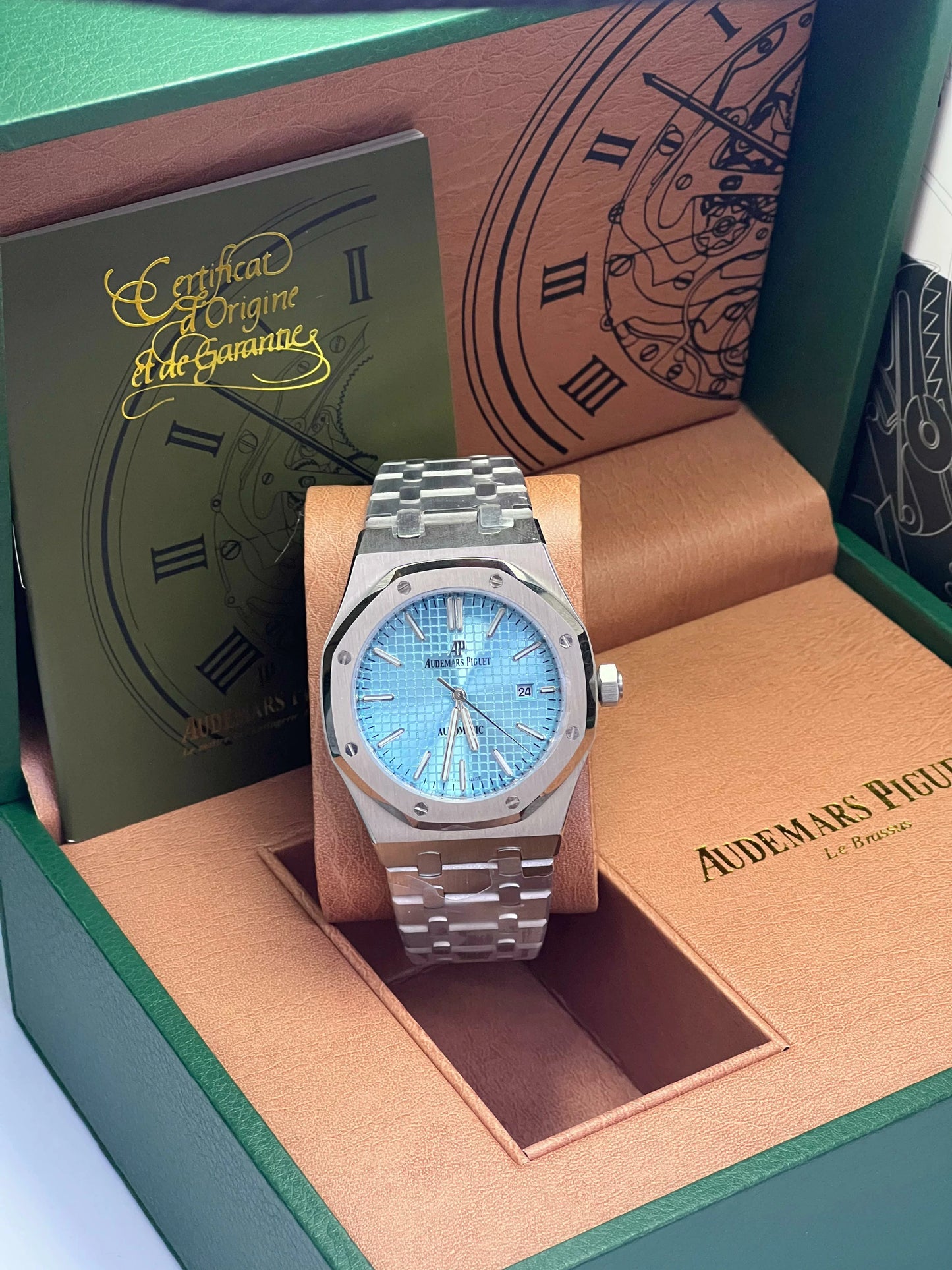 Men’s Automatic Watch with Timeless Design