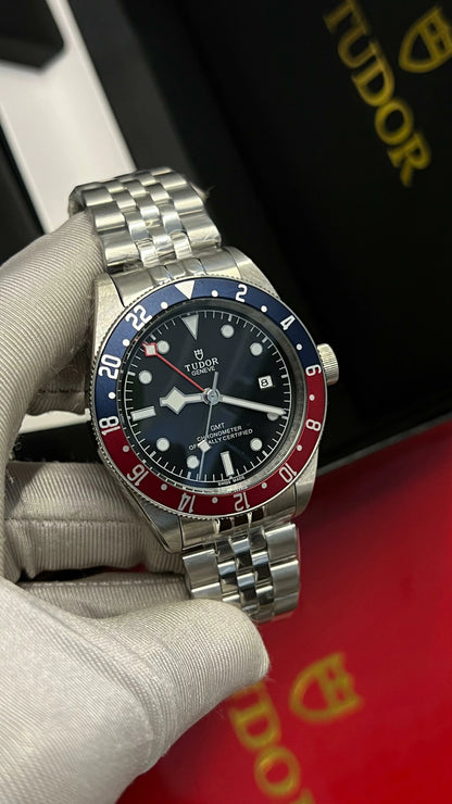 Classic Dial Mechanical Wristwatch