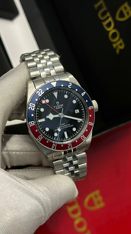 Classic Dial Mechanical Wristwatch