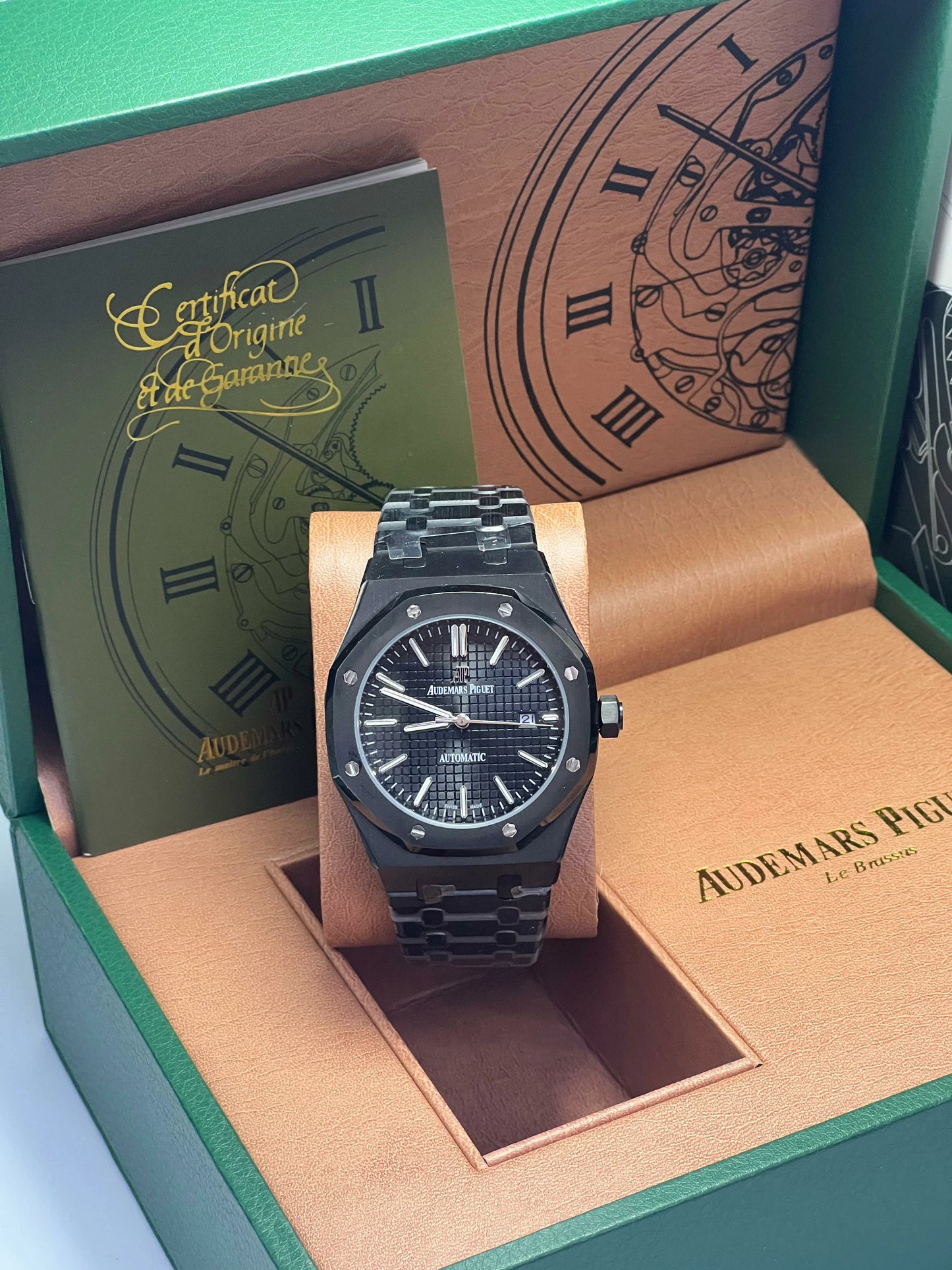 Men’s Automatic Watch with Timeless Design