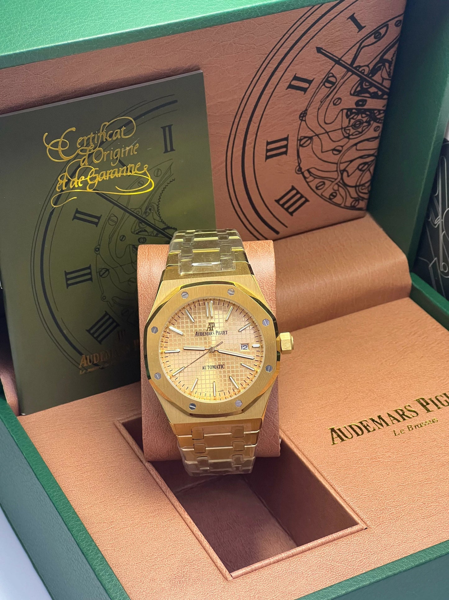 Men’s Automatic Watch with Timeless Design