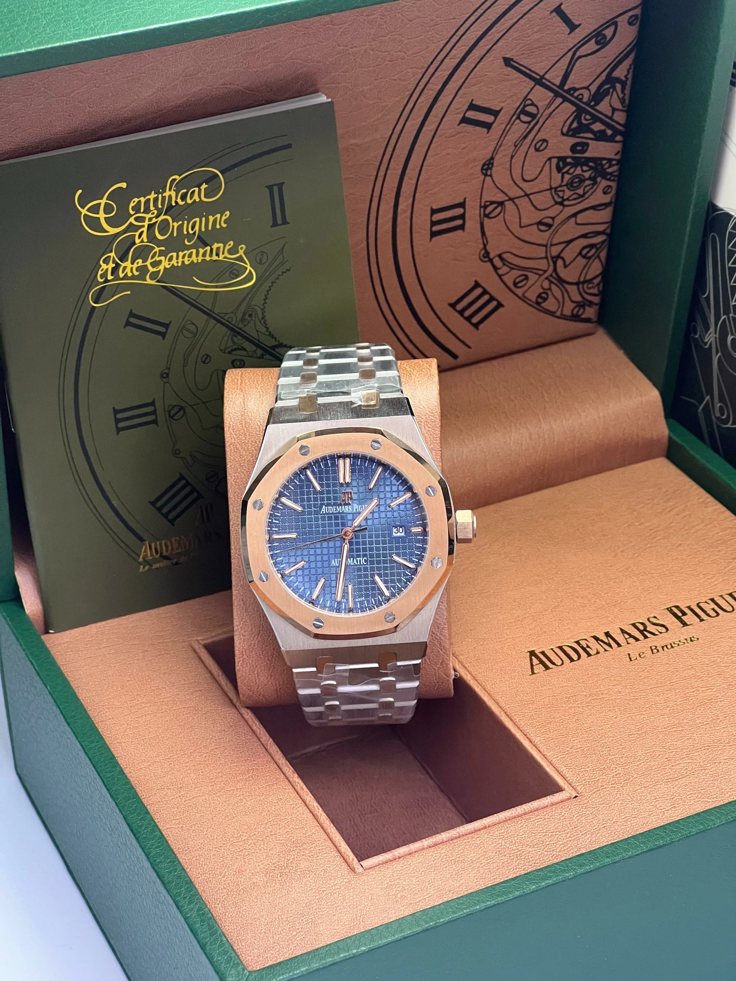 Men’s Automatic Watch with Timeless Design