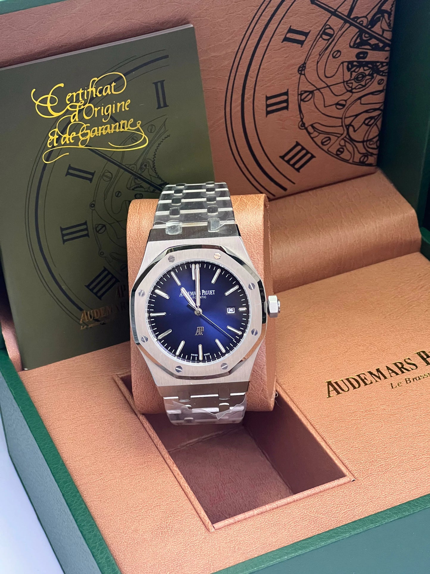 Men’s Automatic Watch with Timeless Design