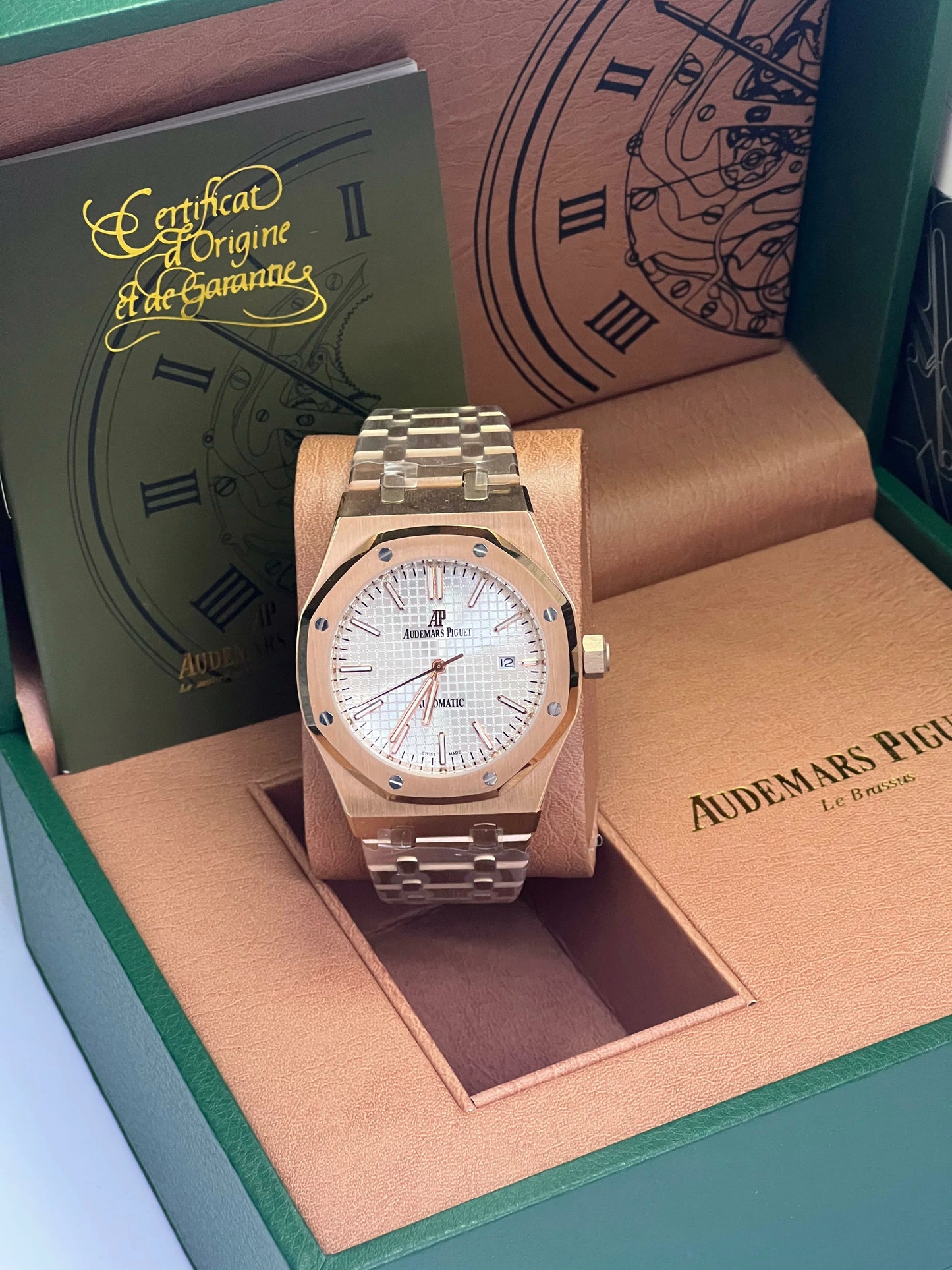 Men’s Automatic Watch with Timeless Design