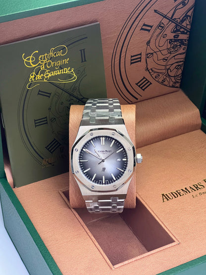 Men’s Automatic Watch with Timeless Design