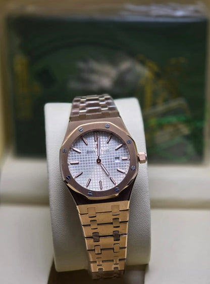 Women quartz Watch with Timeless Design