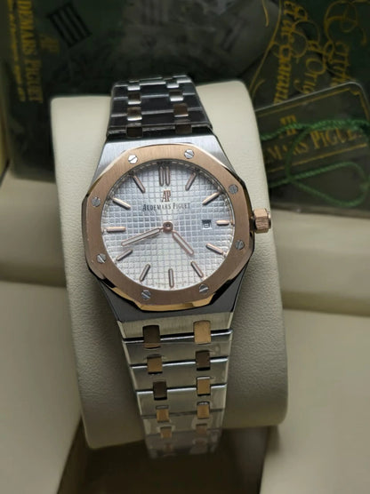 Women quartz Watch with Timeless Design