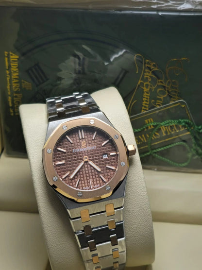 Women quartz Watch with Timeless Design