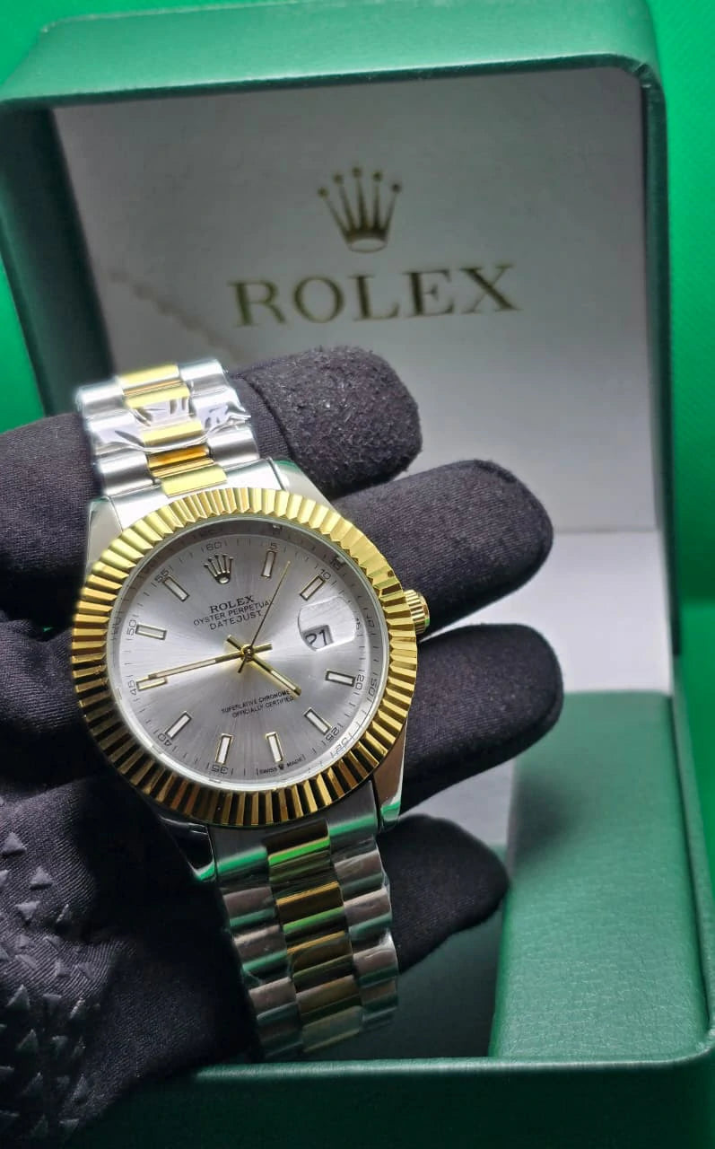 Round Dial quartz timepiece Watch for Men