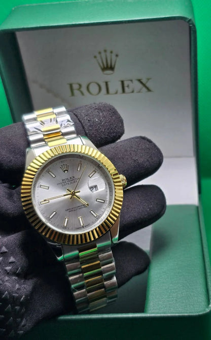 Round Dial quartz timepiece Watch for Men